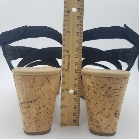 NWOT 9.5W Wide Clarks Rose Way Crisscross Platform Wedge Sandals, Black Suede - Picture 7 of 16